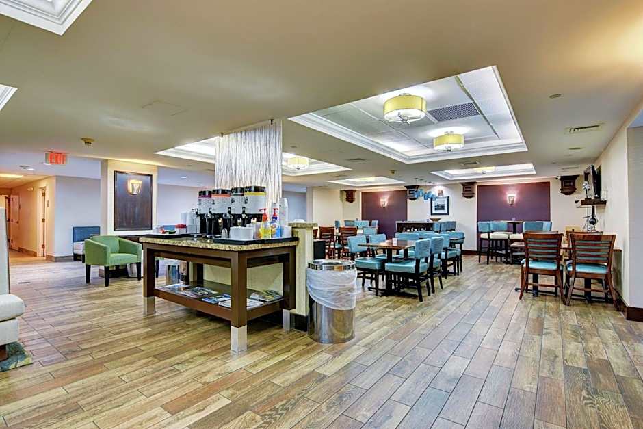 Hampton Inn By Hilton Portsmouth Central