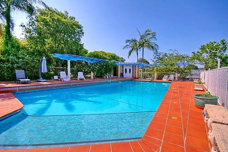 Melville House Bed and Breakfast