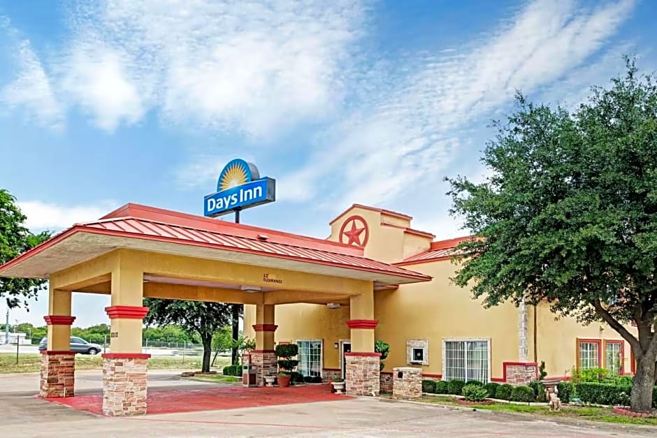 Days Inn by Wyndham Dallas South