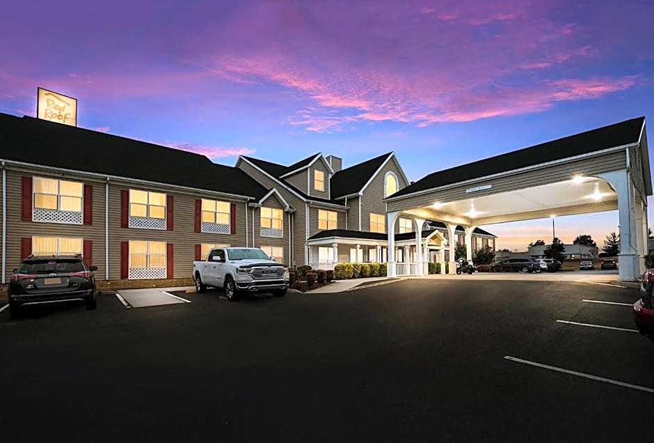 Red Roof Inn & Suites Knoxville East