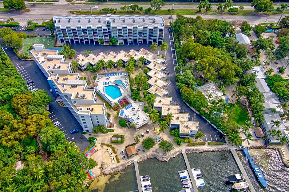2BR in Key largo w pool and sunset views