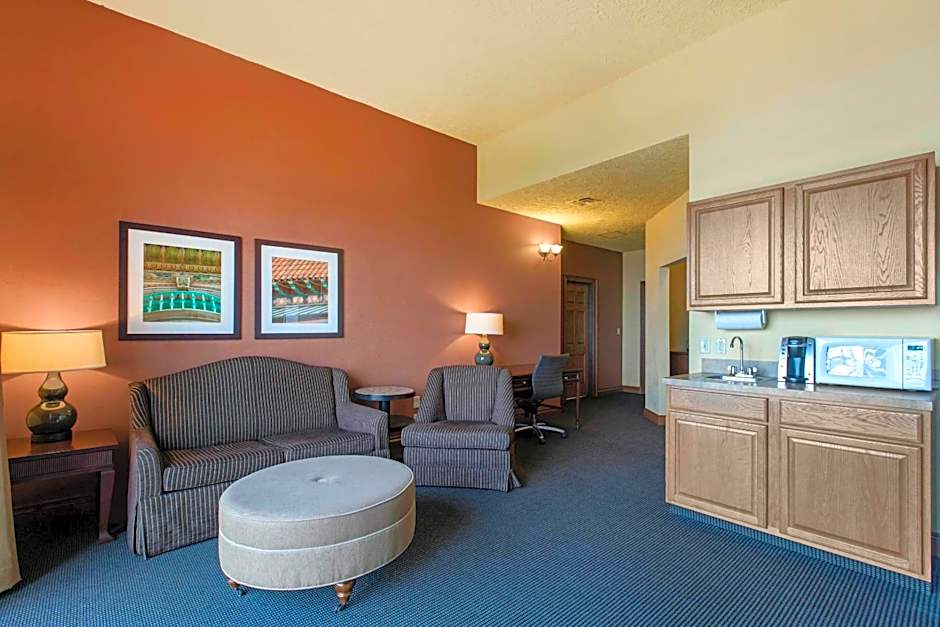 Shoreline Inn & Conference Center, an Ascend Collection Hotel