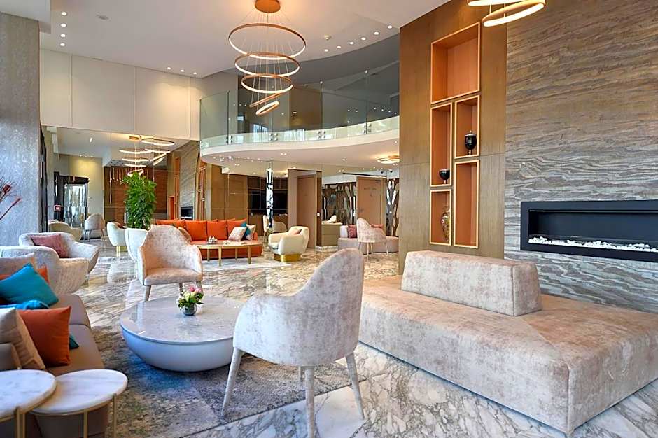 Flower Town Hotel & Spa