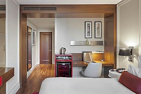 Classic Room incl. Wintergarten Variete Ticket