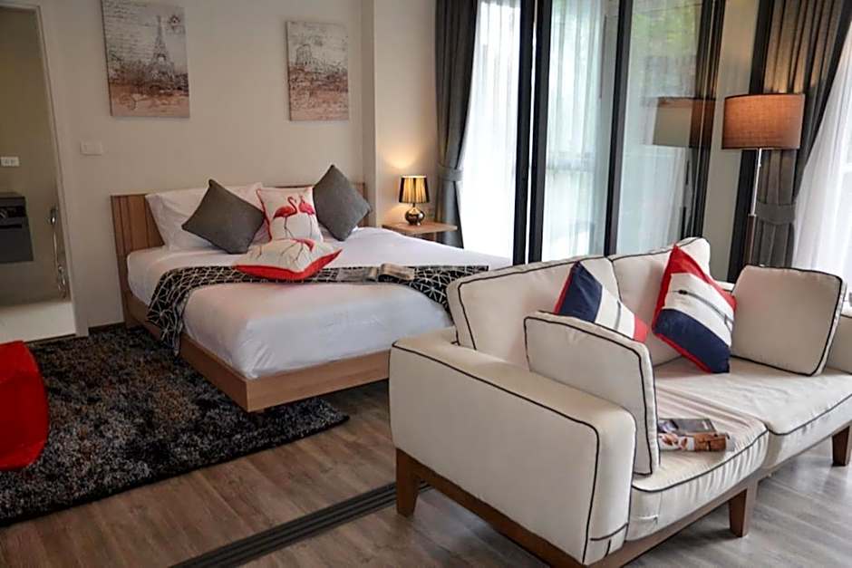 The deck patong 5 Star Apartment 巴东The Deck无边际海景泳池酒店