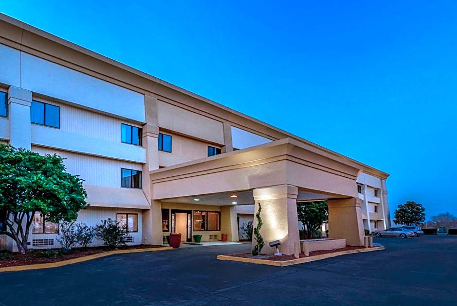 Baymont by Wyndham Meridian