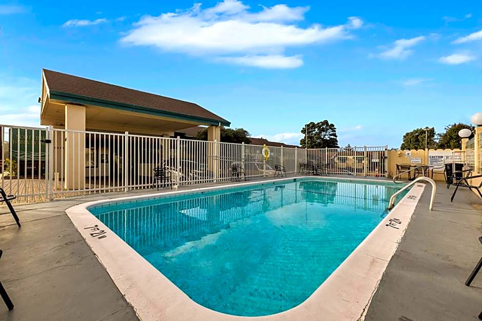 Scottish Fairway Inn