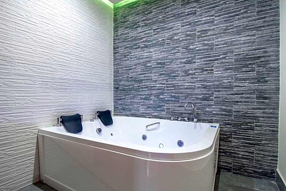 Royal Playa Suite and Apartament -private parking- self chek out