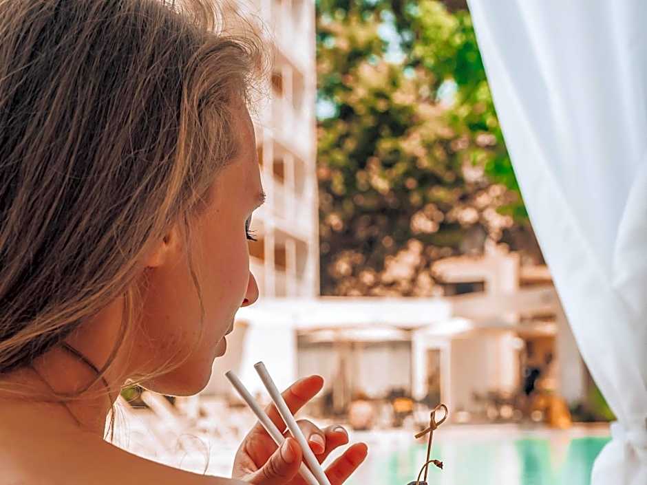 ibis Styles Golden Sands Roomer Hotel