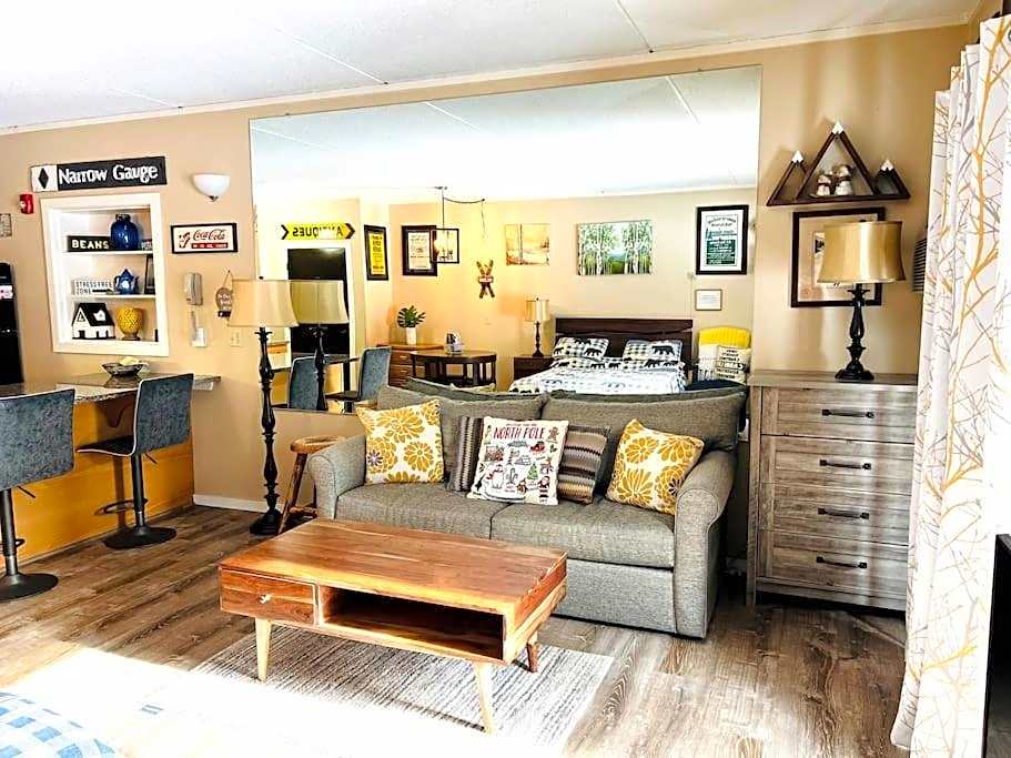 Attitash Mountain Village Studio - Slope View - Ski - Storyland