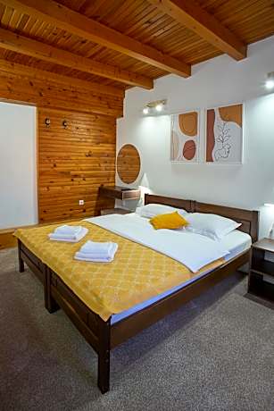 Quadruple Room (4 Adults)