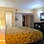 Econo Lodge Inn & Suites