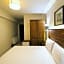 8 Rooms Hotel