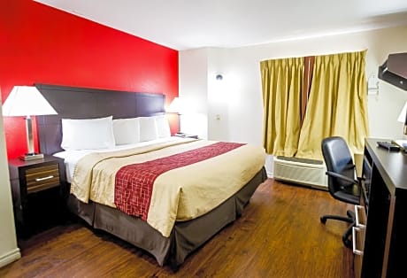 Deluxe Room with One Queen Bed Disability Access Non-Smoking