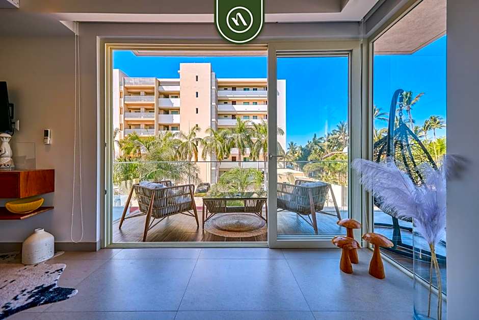 2BR Condo with Rooftop Pool - Private Terrace