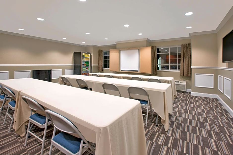 Microtel Inn & Suites by Wyndham Gardendale