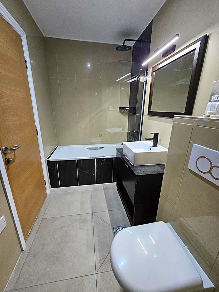 Cromwell International Hotel