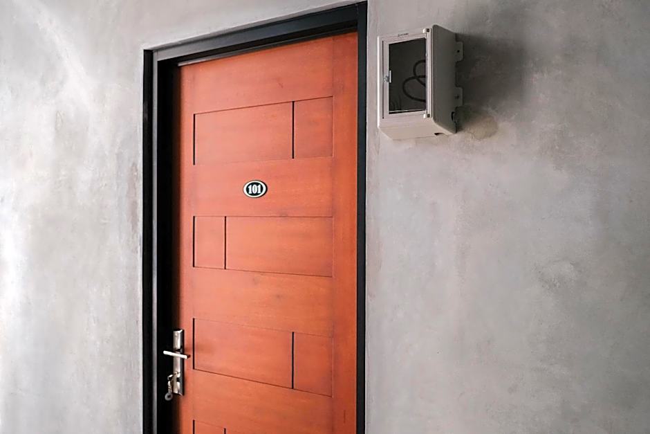 RedDoorz near Trans Studio Mall Cibubur 3