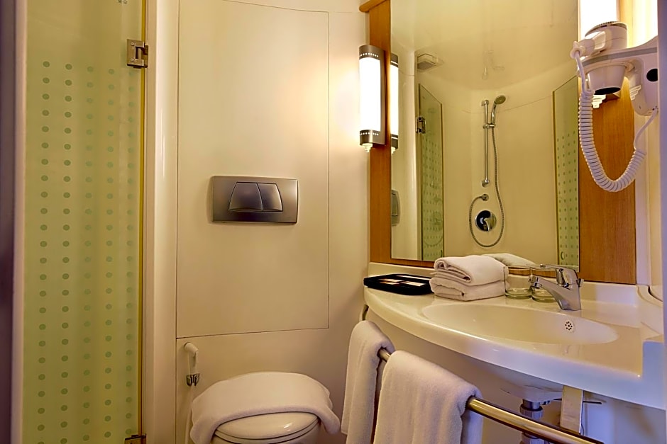 Ibis Bali Legian Street