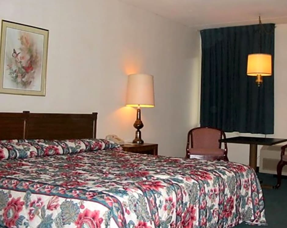 Red Carpet Inn Fanta Suites Hotel