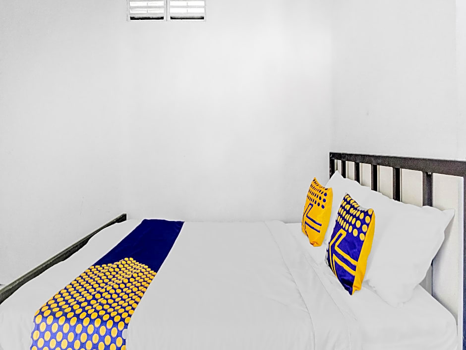 SPOT ON 90742 Kinanthy Garden Syariah