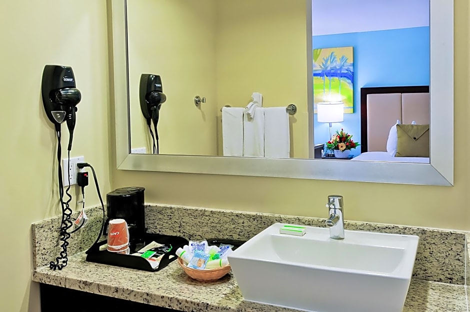 Silver Palms Inn