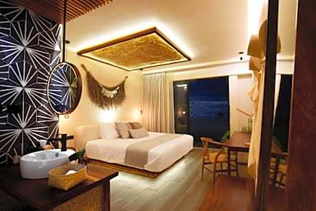 Queen Room with Sea View