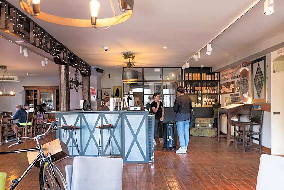 The House of Sandeman - Hostel & Suites