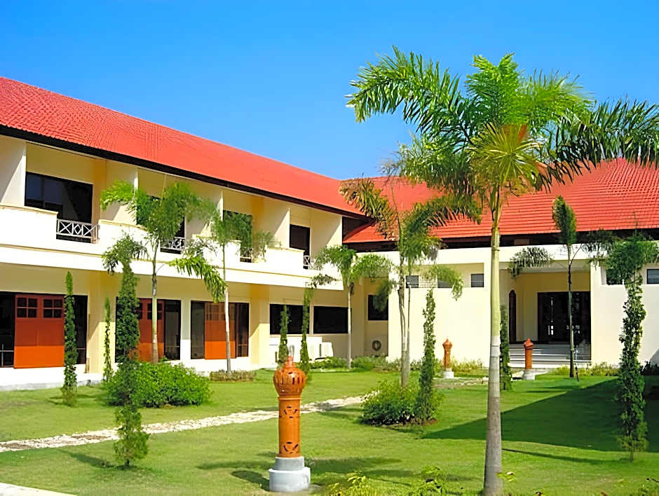 Golden Land Hotel