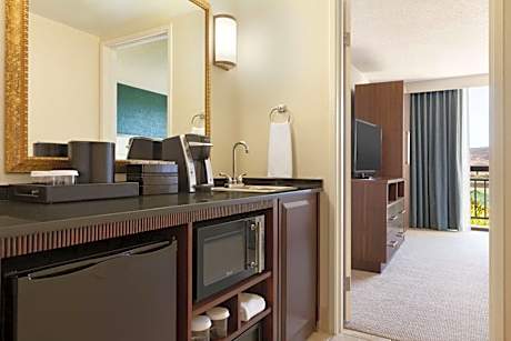 Executive King Suite - Non-Smoking