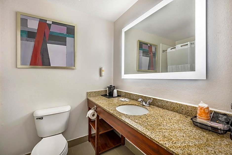 Comfort Suites Omaha Northwest