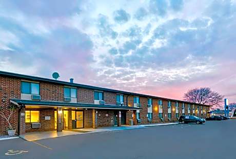 Motel 6-Oak Creek, WI