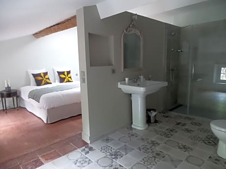 Salsa-Family room-Ensuite-City View