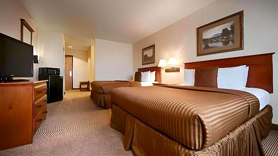 Best Western Territoral Inn & Suites