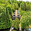 Rustic Waterfront Chalet Panoramic View and Spa