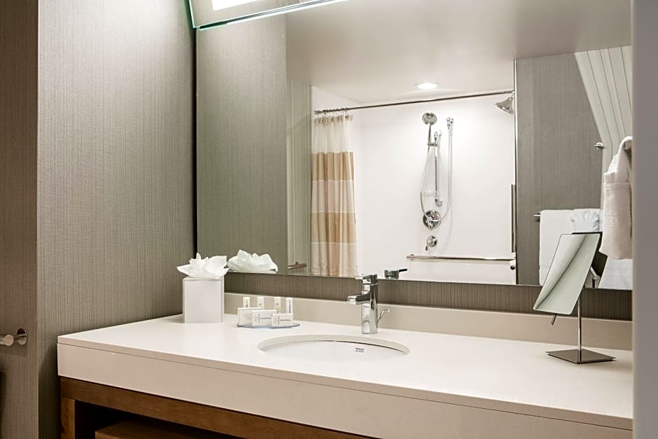 Courtyard by Marriott Omaha Bellevue at Beardmore Event Center