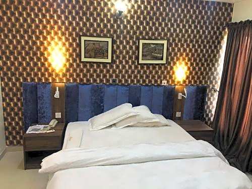 Solitude Hotel