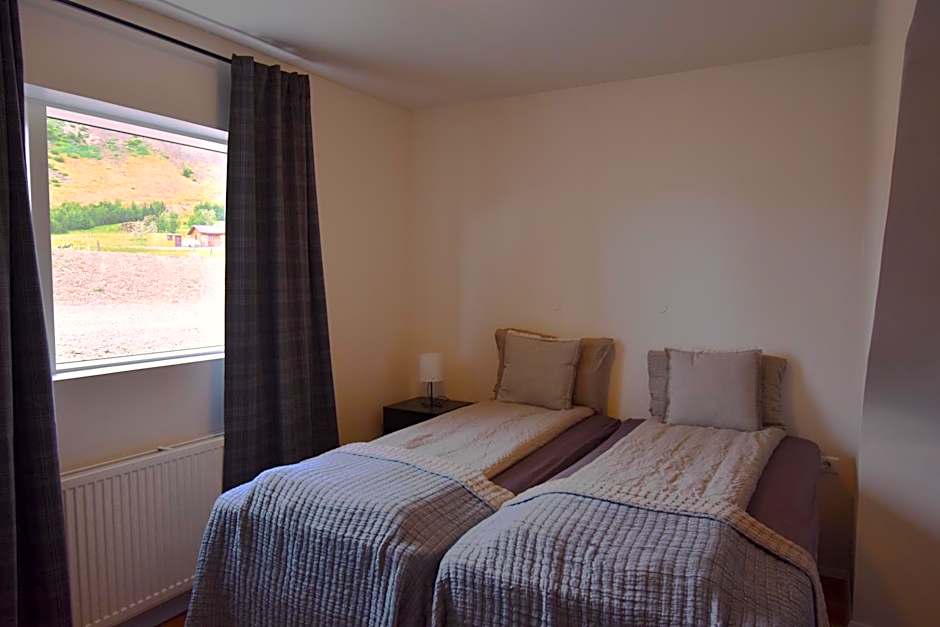 Glacier World - Hoffell Guesthouse