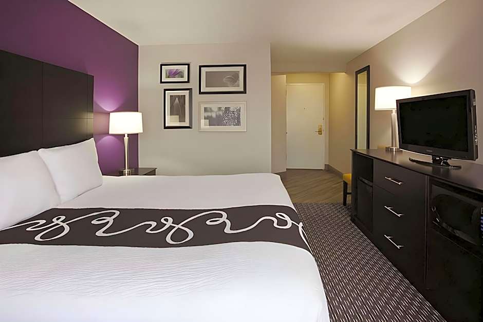 Bloom Hotel
