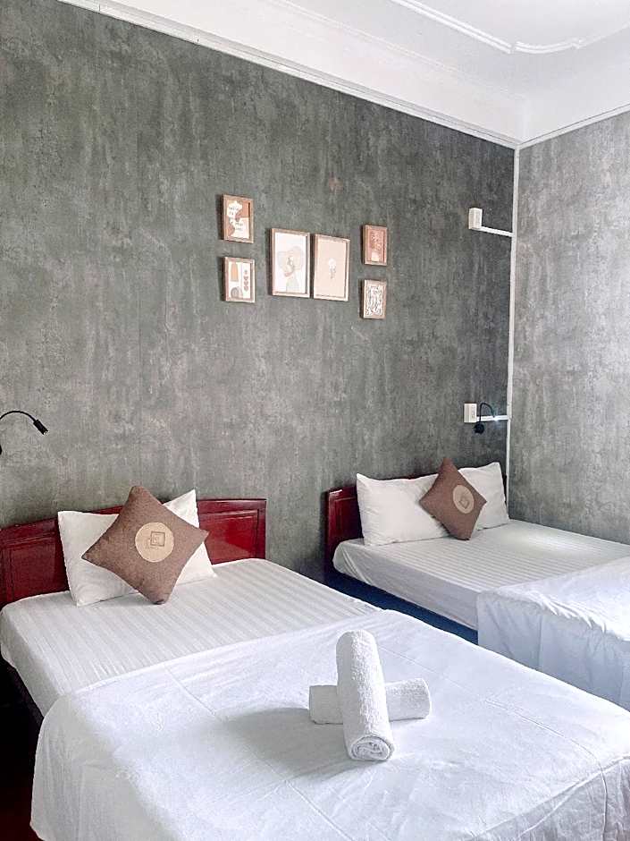 Amy Hostel Hue