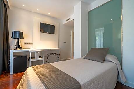 Double or Twin Room with Extra Bed