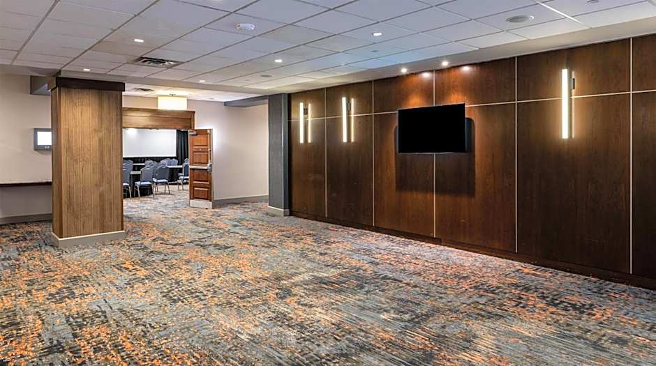 Embassy Suites by Hilton Minneapolis Bloomington Edina