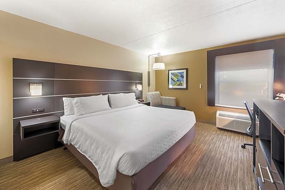 Holiday Inn Express London-I-70 By IHG