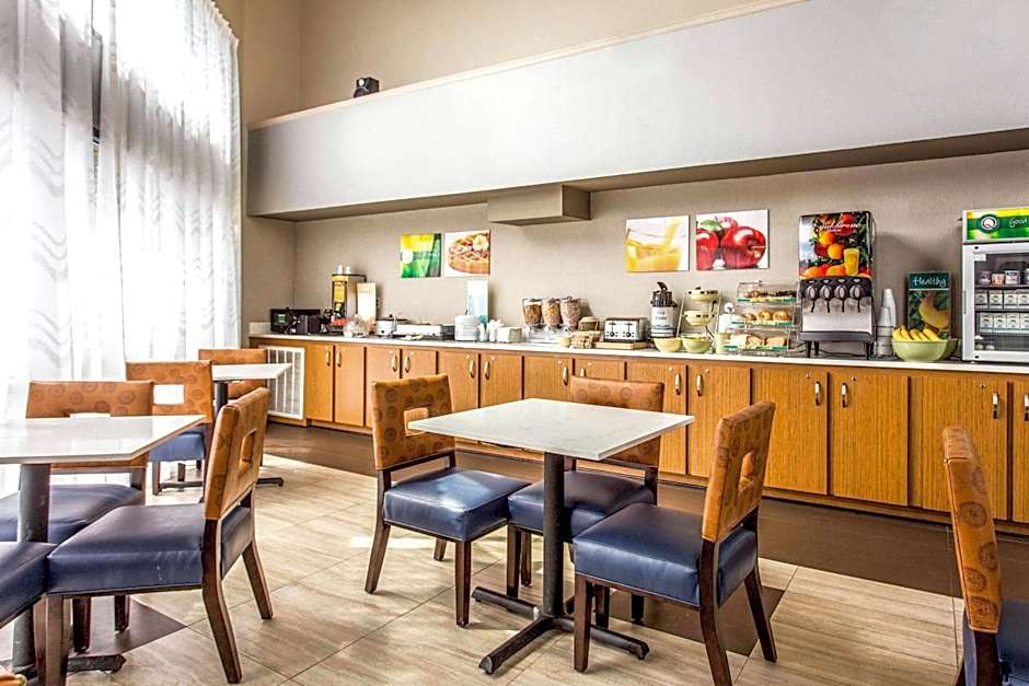 Quality Inn At The Park