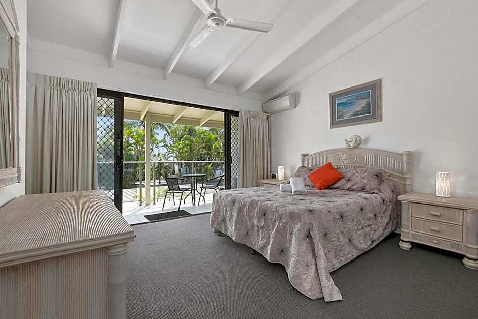 Le Court Villas