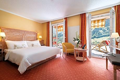 Superior Double Room with Balcony and Mountain View