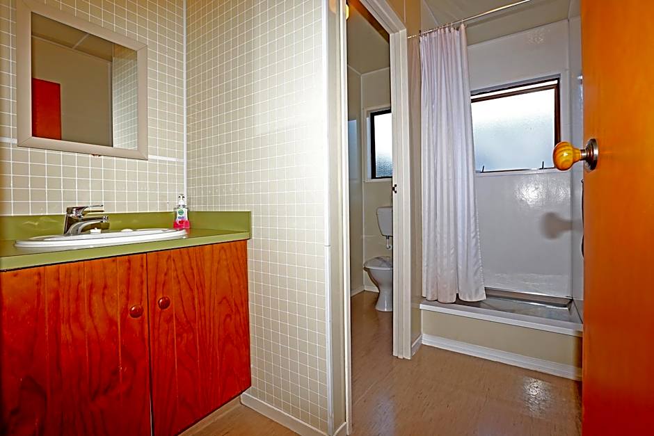 Waiuku Lodge Motel