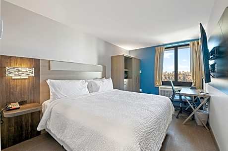 Standard King Room with Mobility Accessible Roll-In Shower