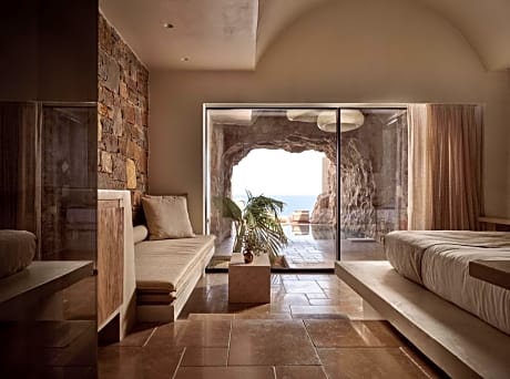 Cave Suite (Sea View with Private Pool)