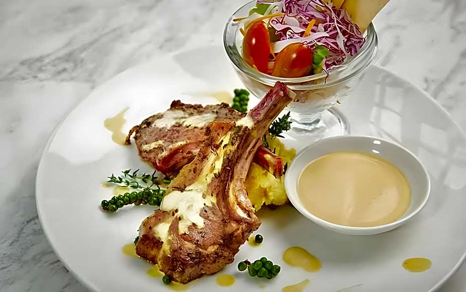 Manoir Des Arts Hotel